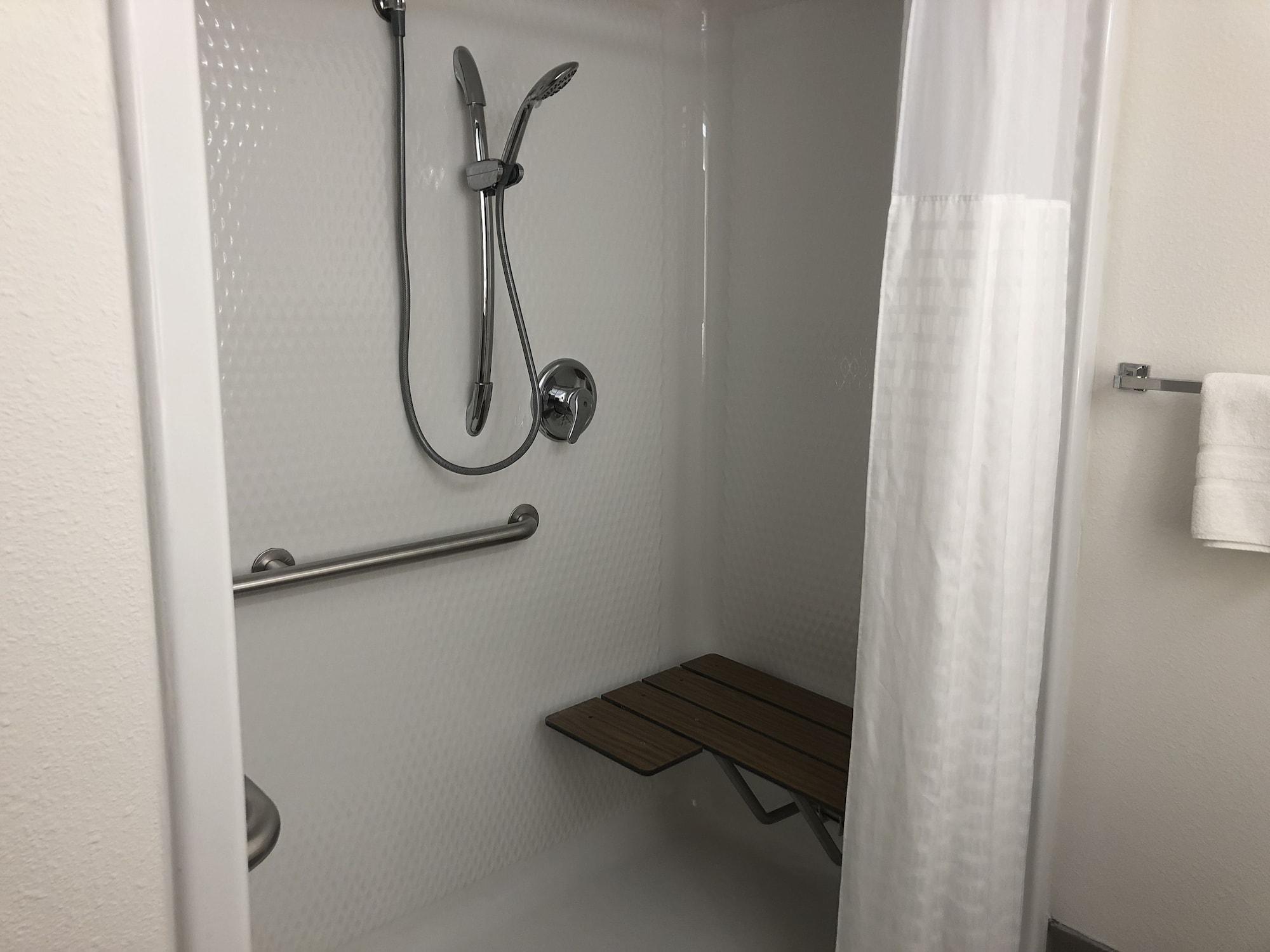 Howard Johnson By Wyndham Airport Louisville Bagian luar foto